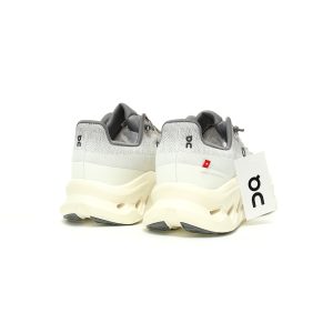 2025 On Running Cloudtilt  