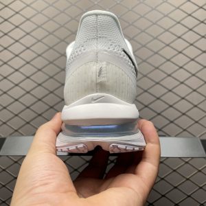 ​​Nike Pegasus Premium 