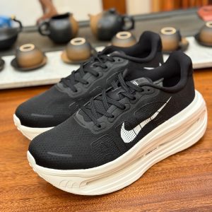 ​​Nike Vomero Premium Men's & Women's Running Shoes – Black & White Premium Cushioned Jogging Shoes​​