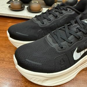 ​​Nike Vomero Premium Men's & Women's Running Shoes – Black & White Premium Cushioned Jogging Shoes​​
