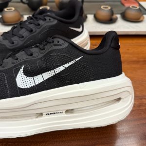 ​​Nike Vomero Premium Men's & Women's Running Shoes – Black & White Premium Cushioned Jogging Shoes​​